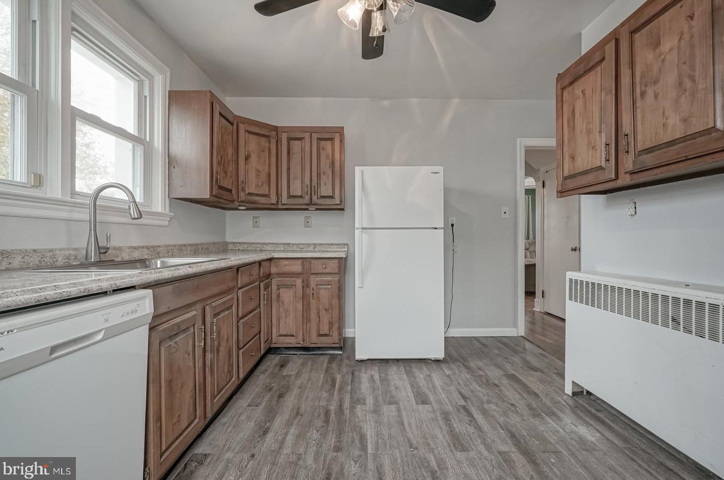 24 Chestnut St, Pennsville NJ  08070-2027 exterior