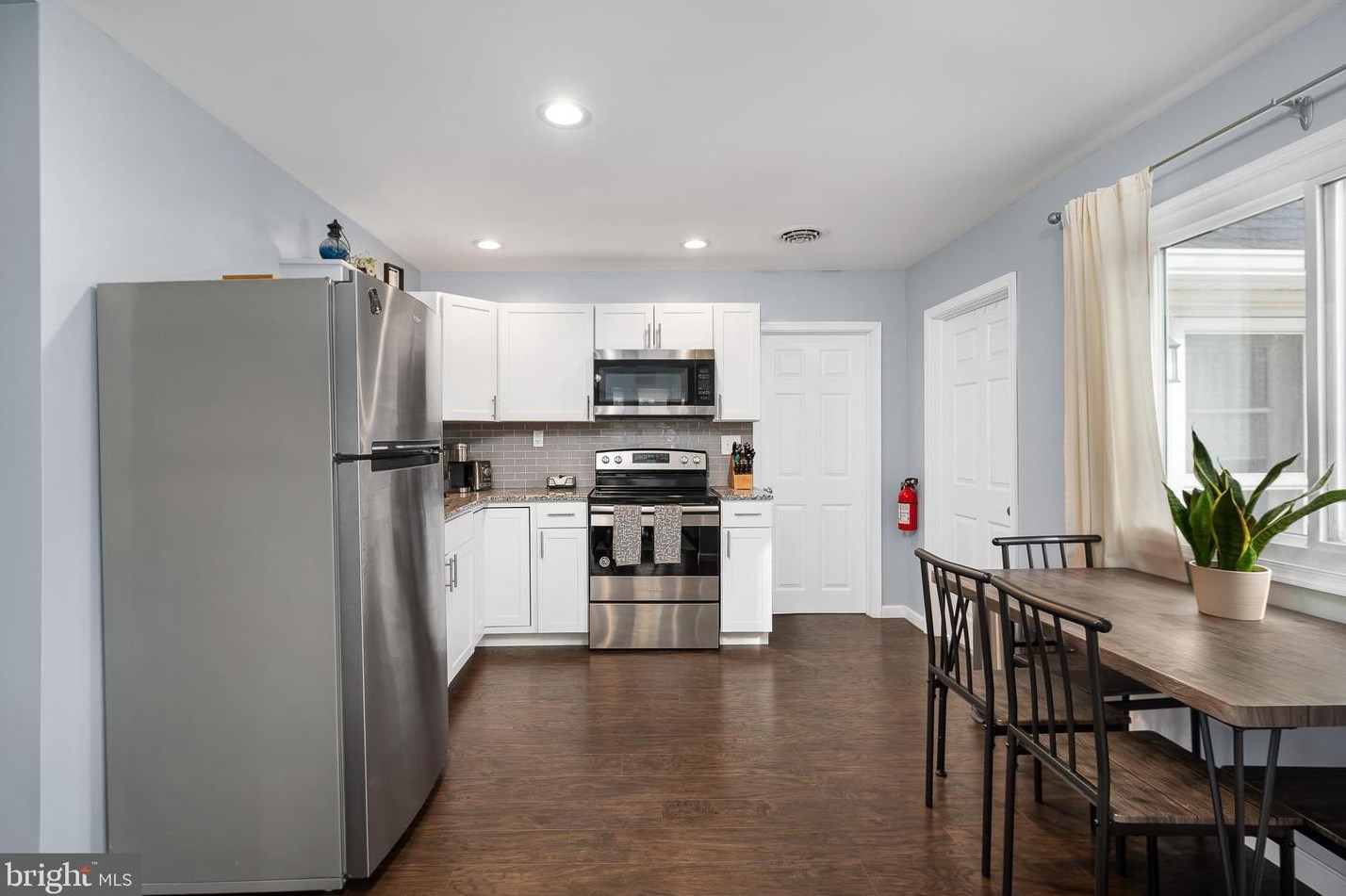 8 Churchtown Rd, Pennsville NJ  08070-1343 exterior