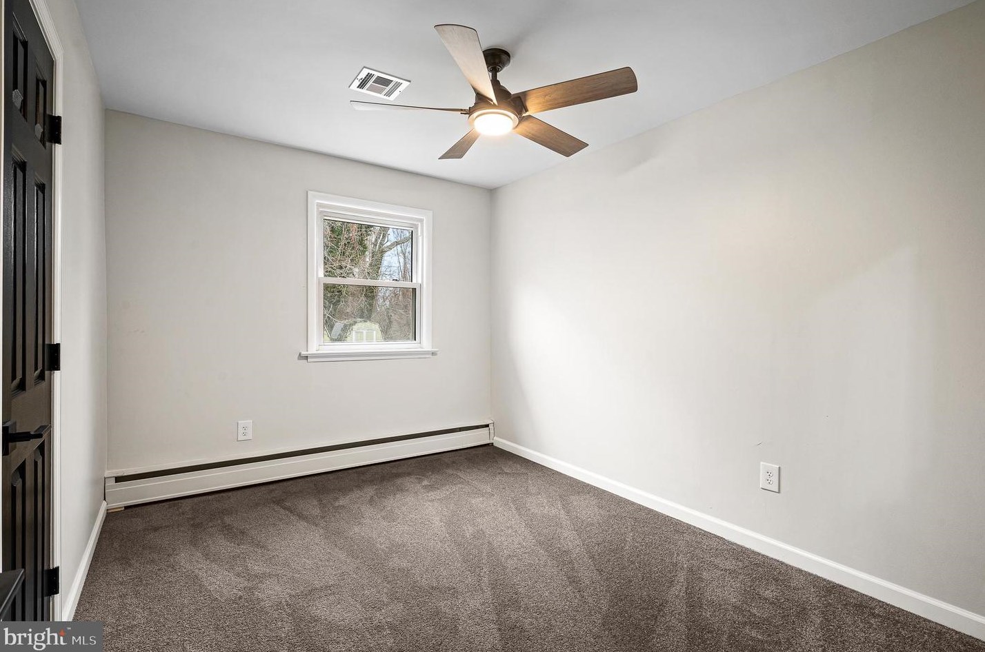 246 Golfwood Ave, Carneys Point Township NJ  08069-2803 exterior