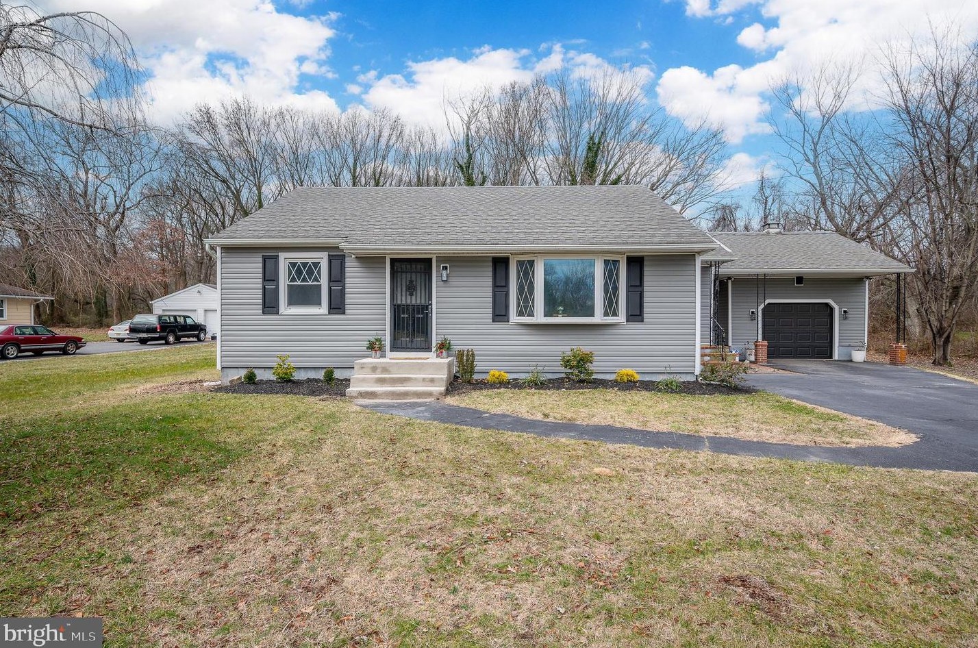 246 Golfwood Ave, Carneys Point Township NJ  08069-2803 exterior