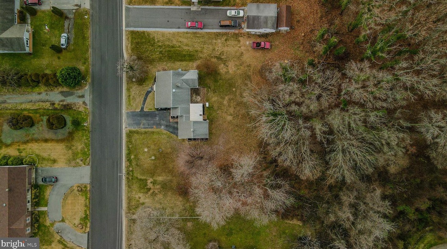 246 Golfwood Ave, Carneys Point Township NJ  08069-2803 exterior