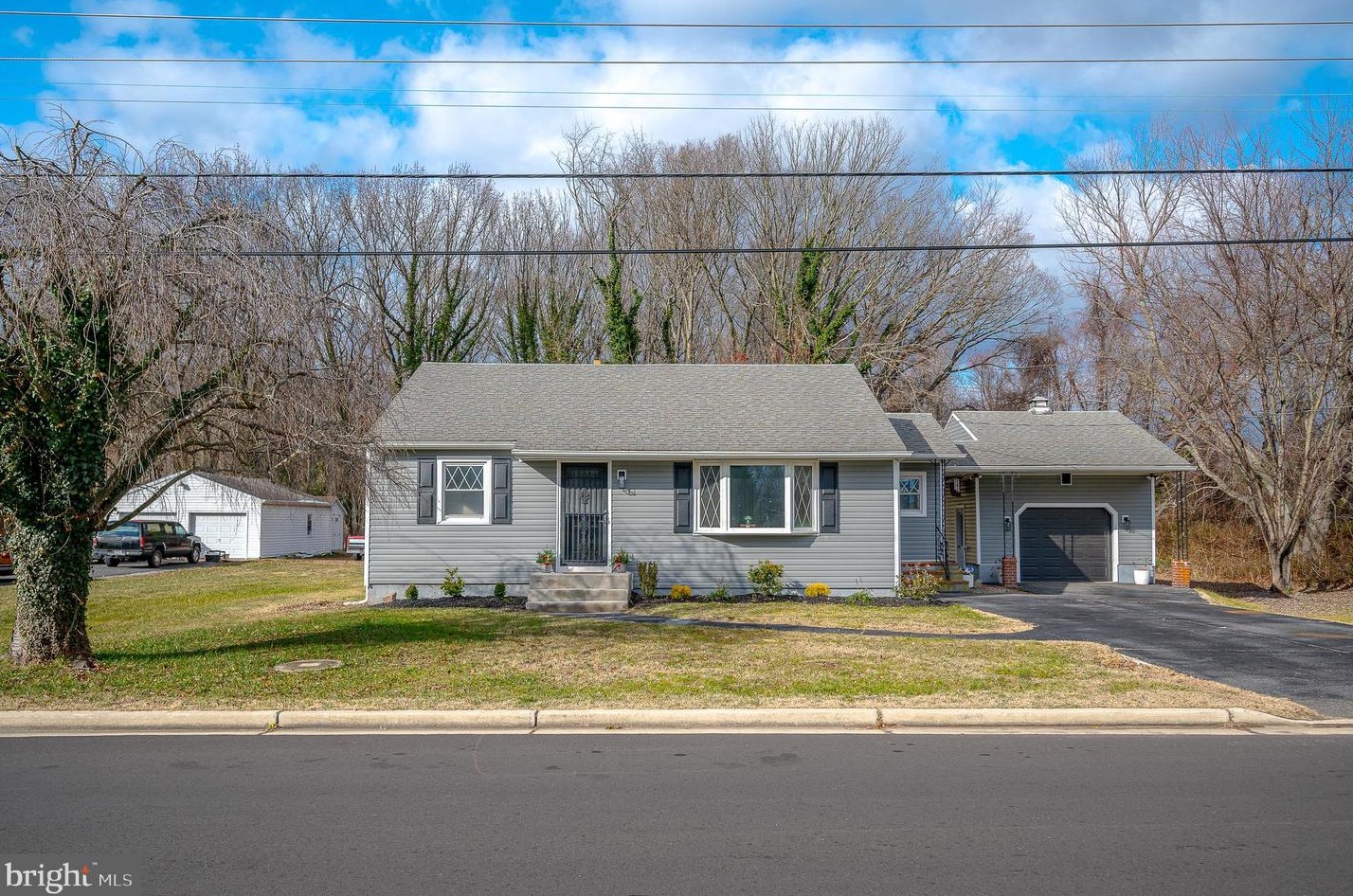 246 Golfwood Ave, Carneys Point Township NJ  08069-2803 exterior