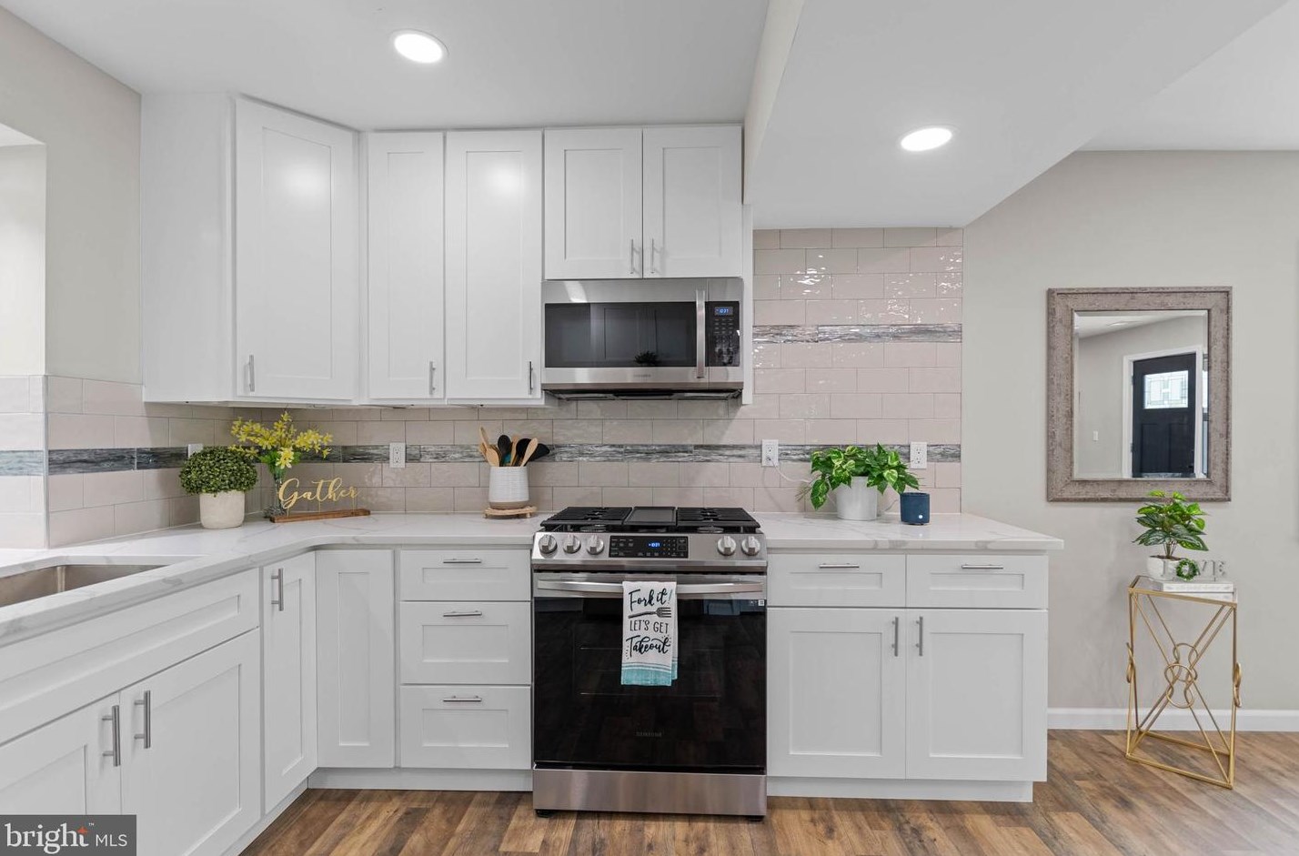 325 Hook Rd, Pennsville NJ  08070-1151 exterior