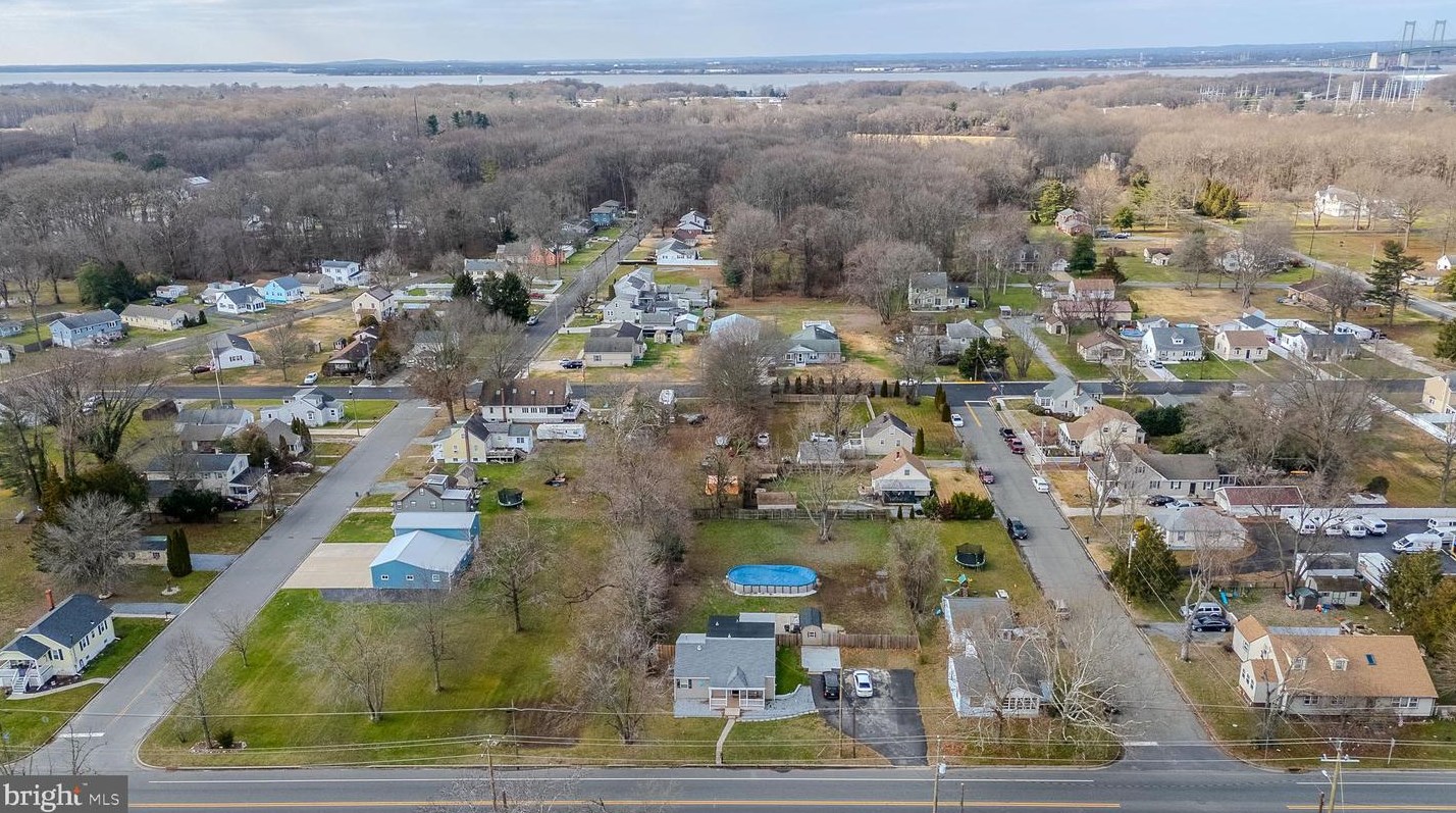 325 Hook Rd, Pennsville NJ  08070-1151 exterior