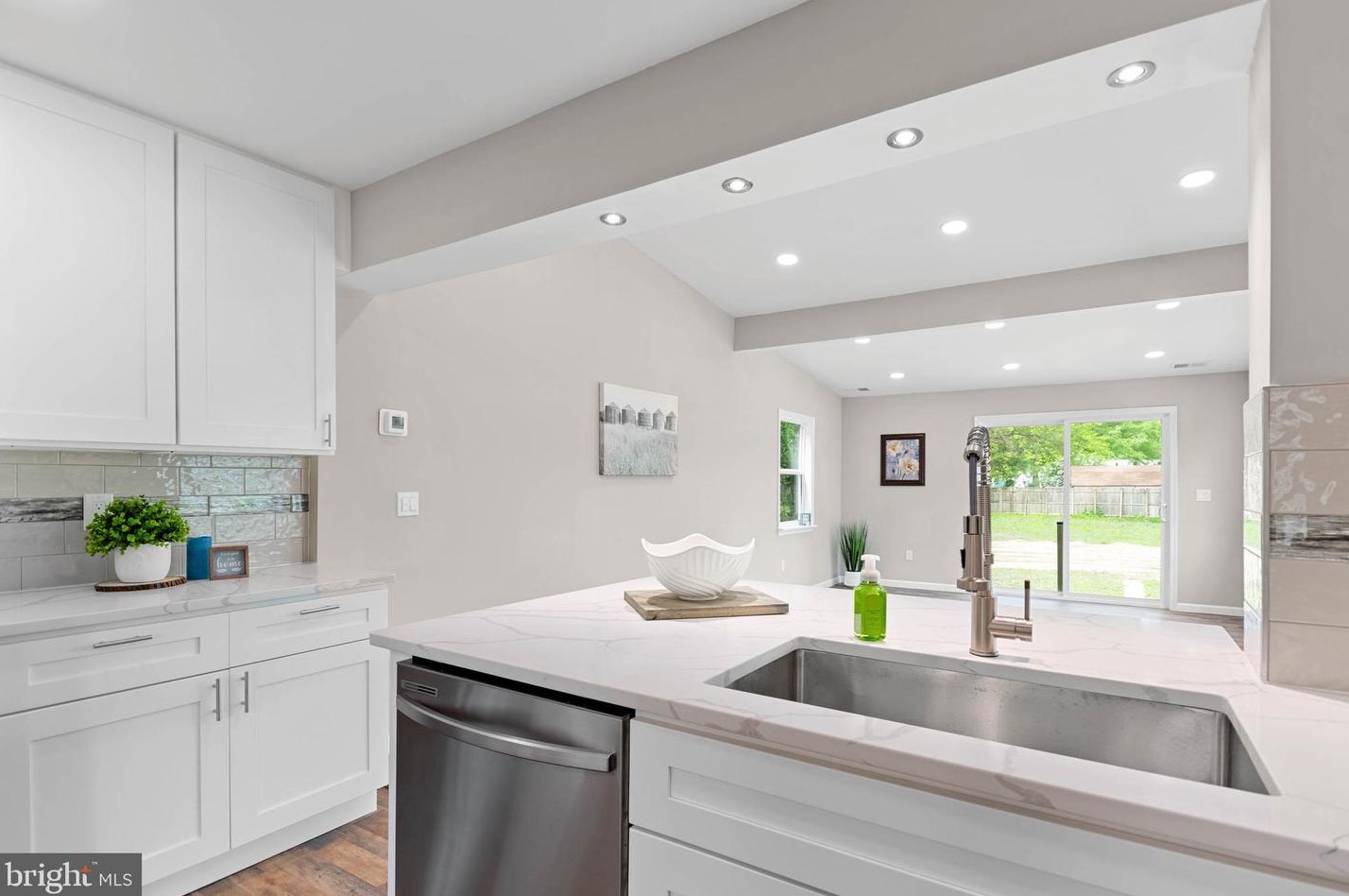 325 Hook Rd, Pennsville NJ  08070-1151 exterior