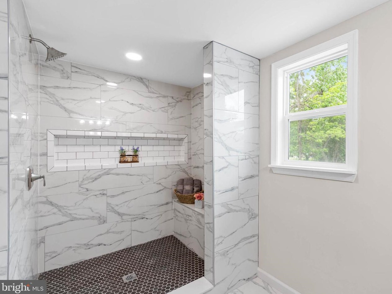 325 Hook Rd, Pennsville NJ  08070-1151 exterior