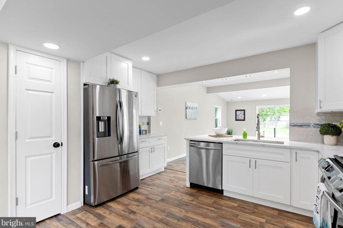 325 Hook Rd, Pennsville NJ  08070-1151 exterior