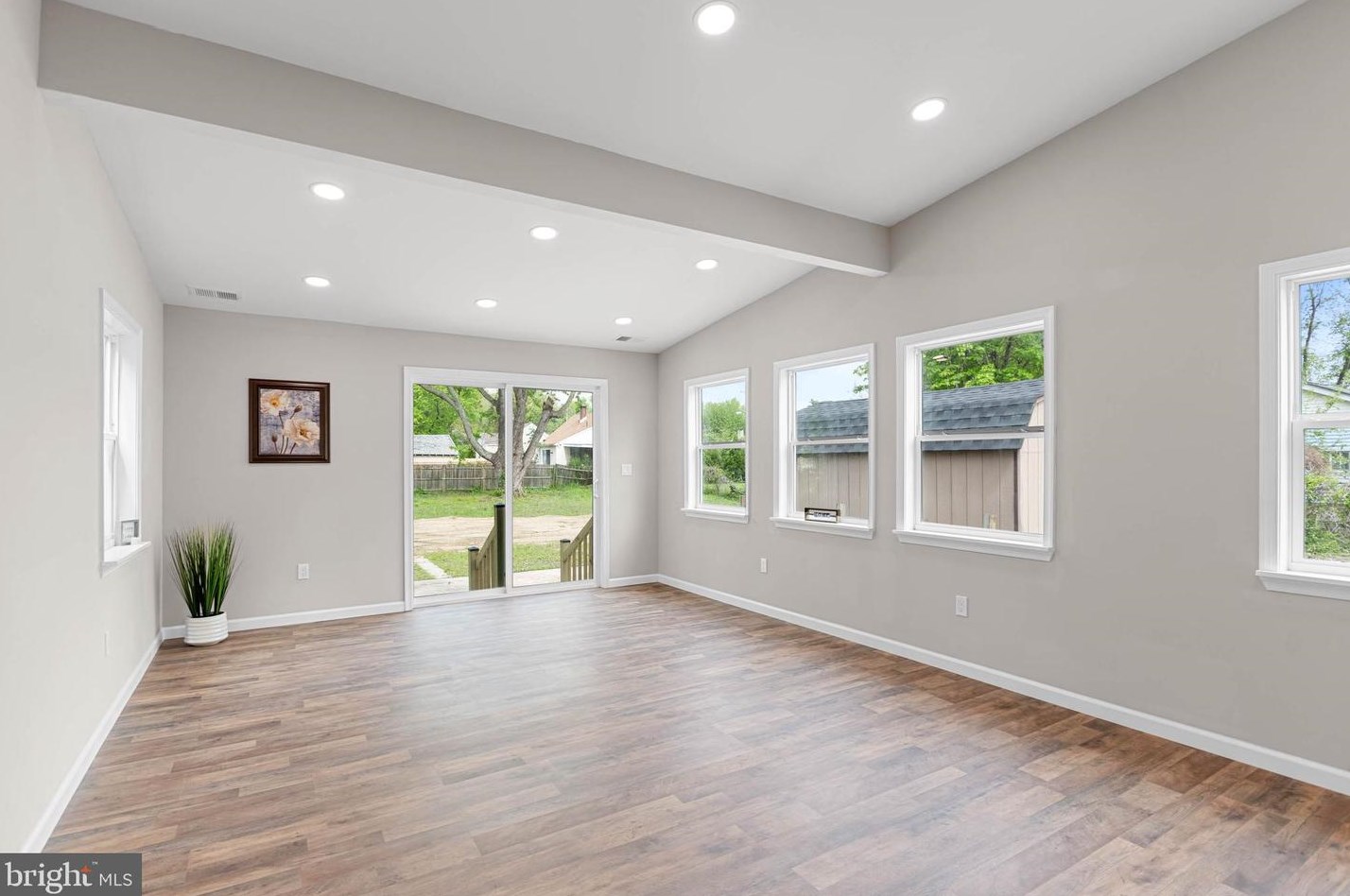 325 Hook Rd, Pennsville NJ  08070-1151 exterior