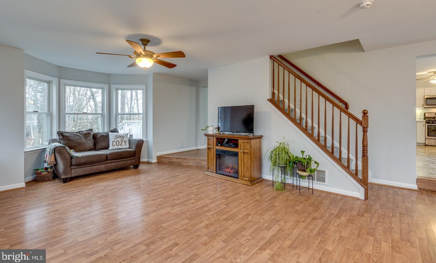 15 Commissioners Pike, Pilesgrove NJ 08098-2033 exterior