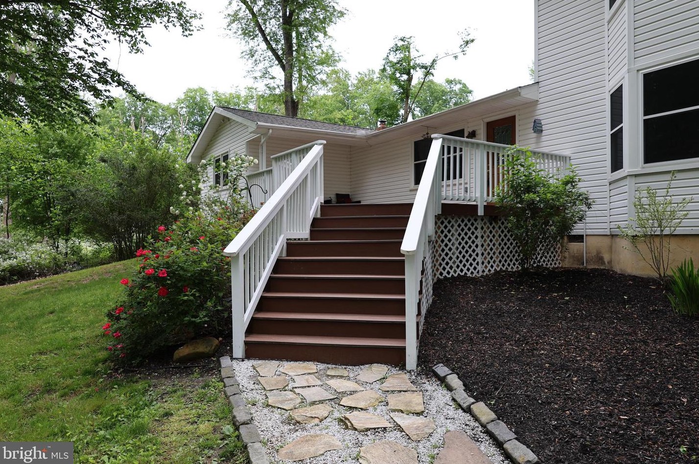 15 Commissioners Pike, Pilesgrove NJ 08098-2033 exterior