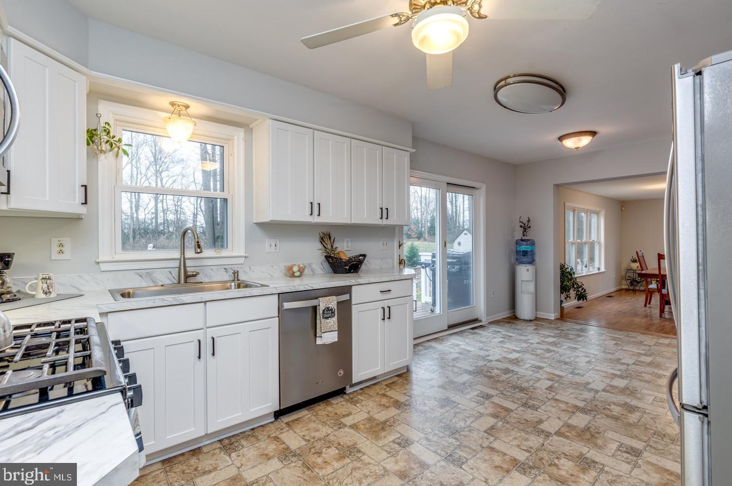 15 Commissioners Pike, Pilesgrove NJ 08098-2033 exterior