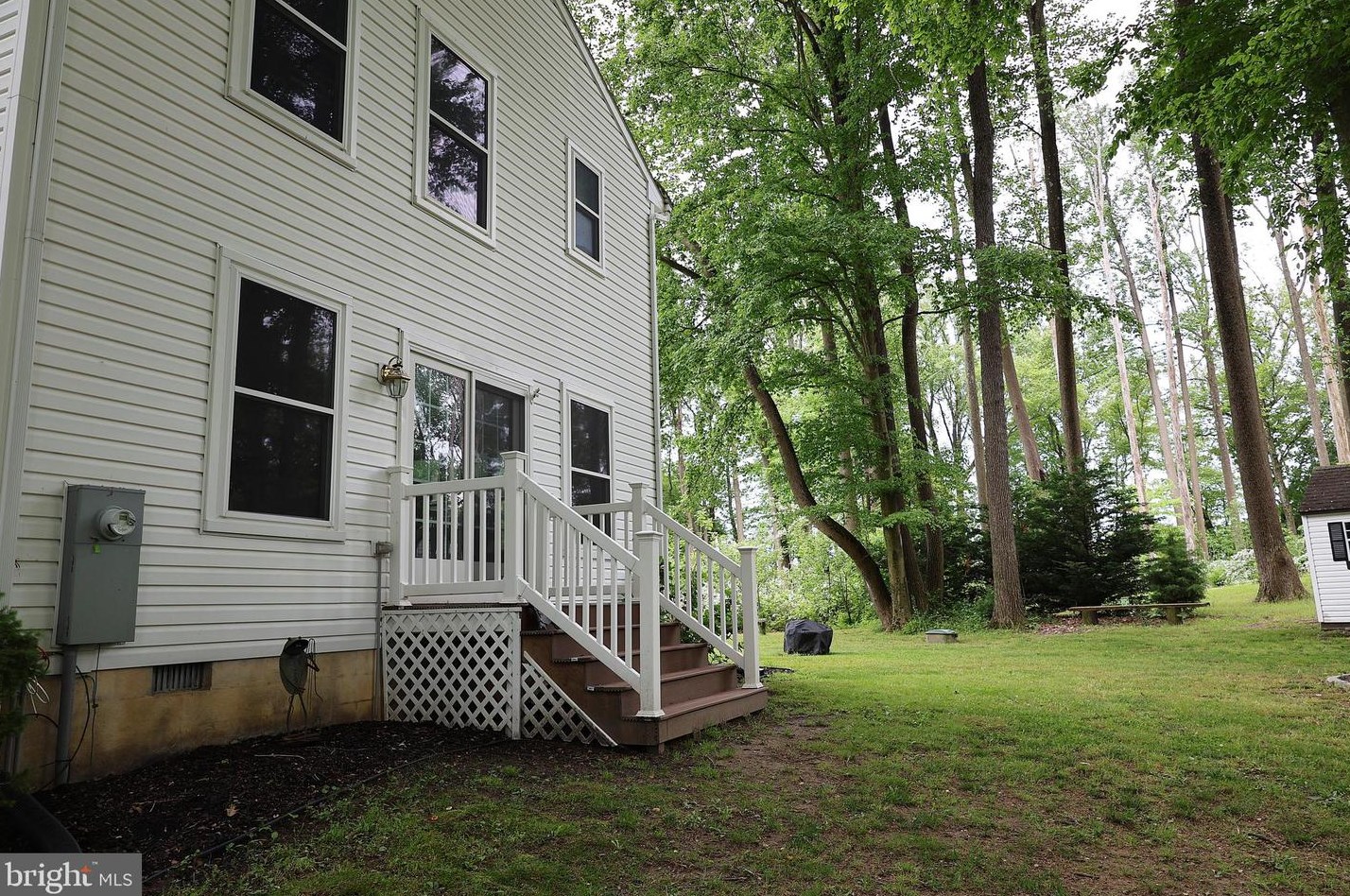 15 Commissioners Pike, Pilesgrove NJ 08098-2033 exterior