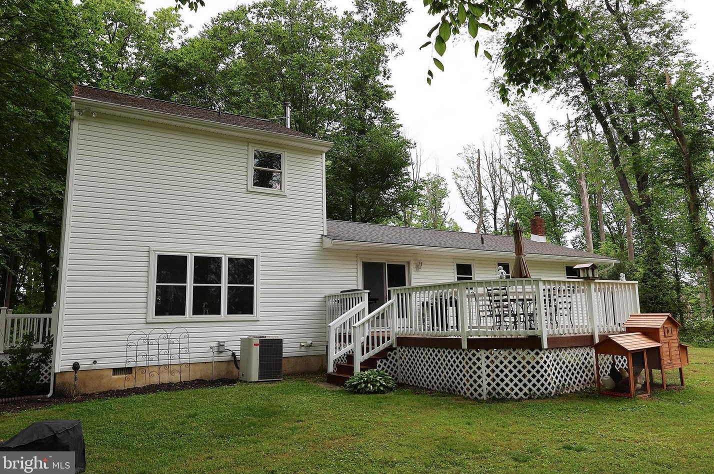 15 Commissioners Pike, Pilesgrove NJ 08098-2033 exterior