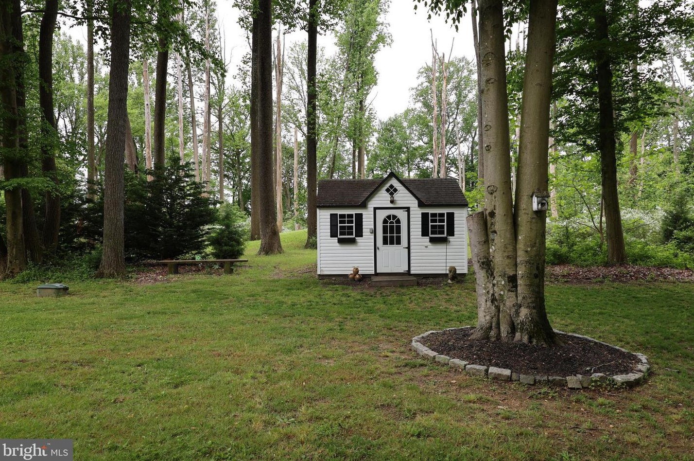 15 Commissioners Pike, Pilesgrove NJ 08098-2033 exterior