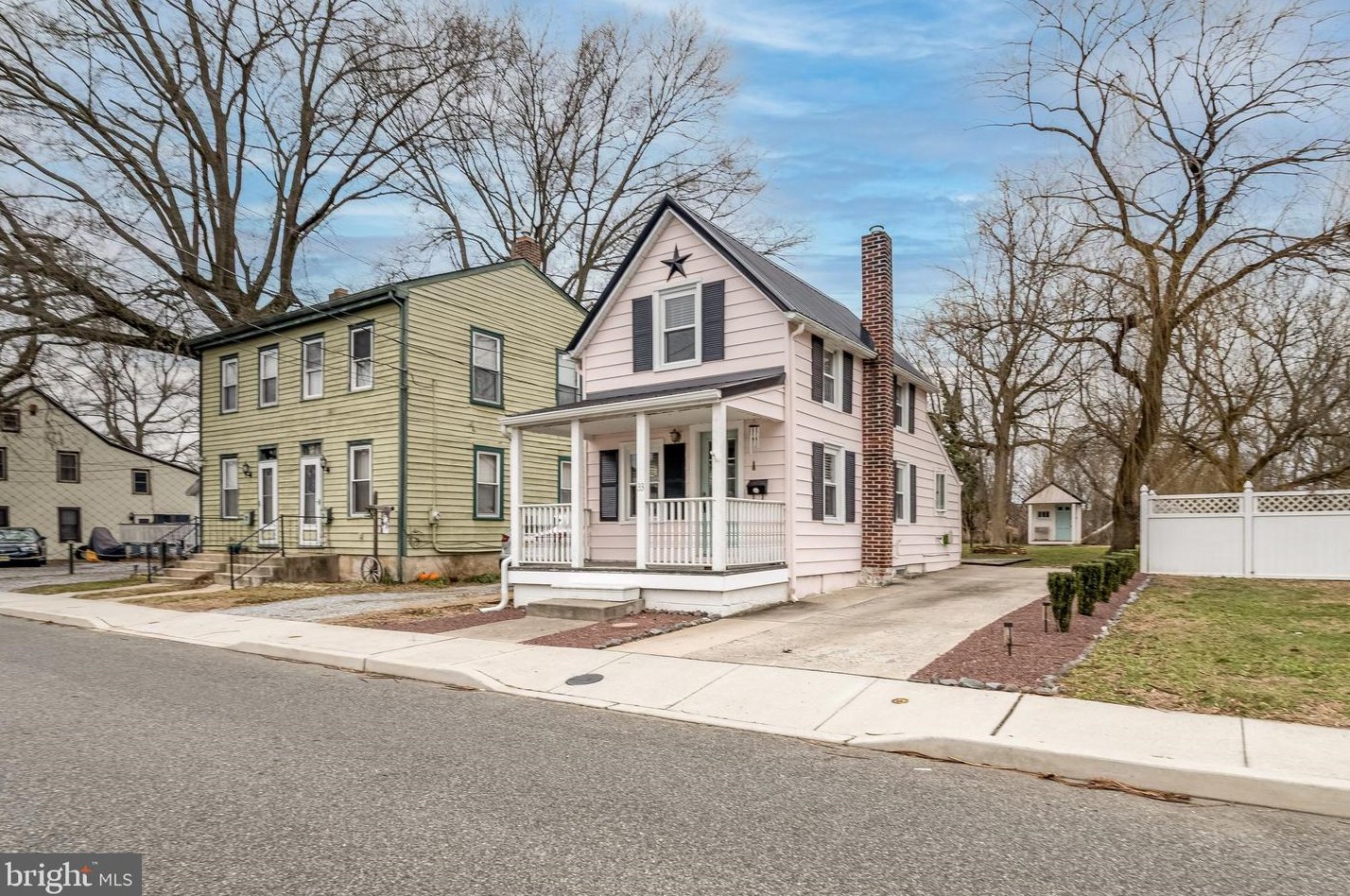 33 E Millbrooke Ave, Pilesgrove, NJ 08098