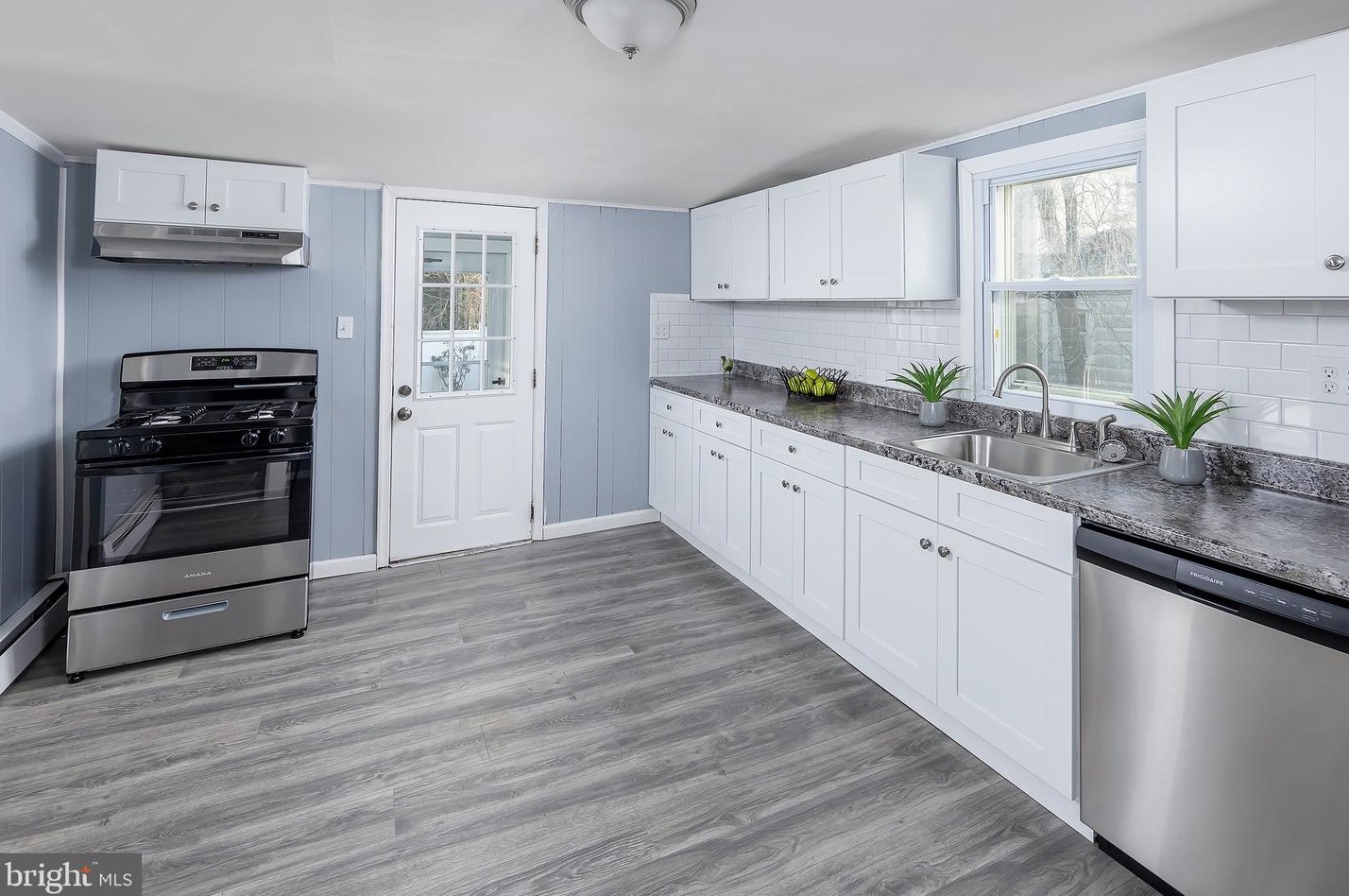 42 Mill St, Carneys Point Township, NJ 08069