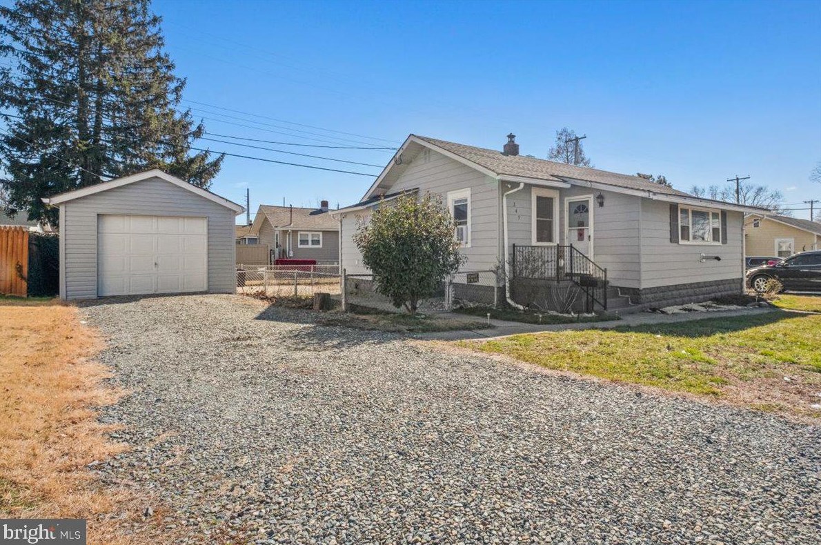 245 D St, Carneys Point Township, NJ 08069