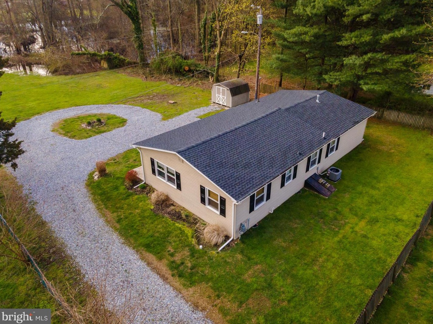 100 Hook Rd, Pennsville NJ  08070-1908 exterior