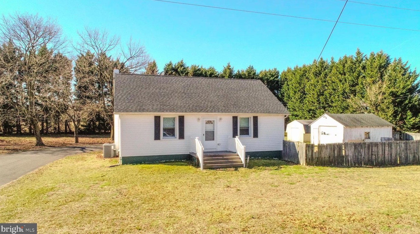 748 W Quillytown Rd, Carneys Point Township, NJ 08069