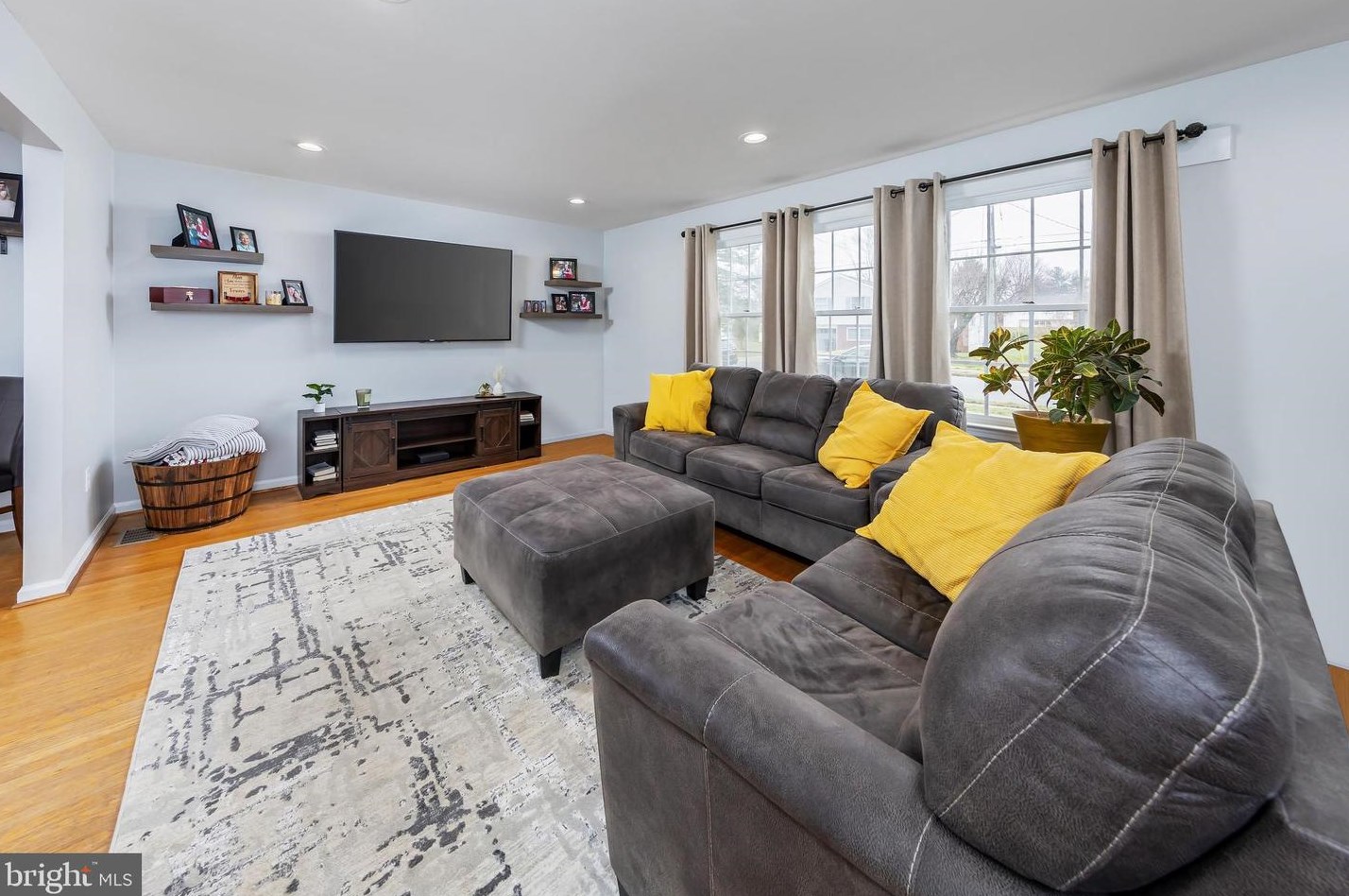 109 Lee St, Pilesgrove, NJ 08098