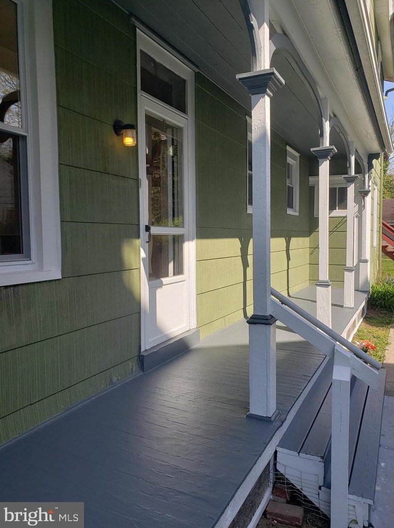 158 7th St #a, Salem, NJ 08079