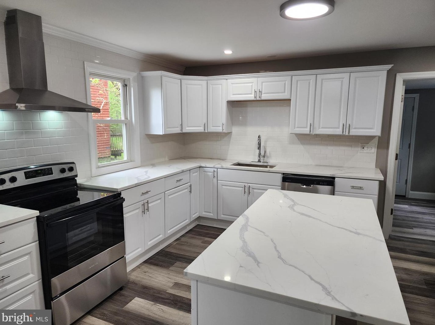 76 Perkintown Rd, Pedricktown, NJ 08067