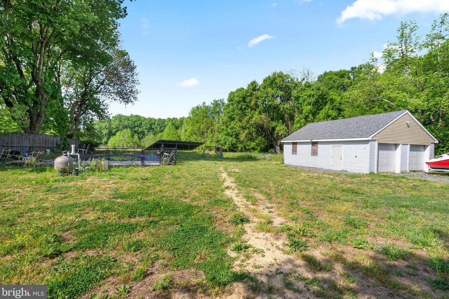 75 Heron Ave, Pennsville NJ 08070-1308 exterior