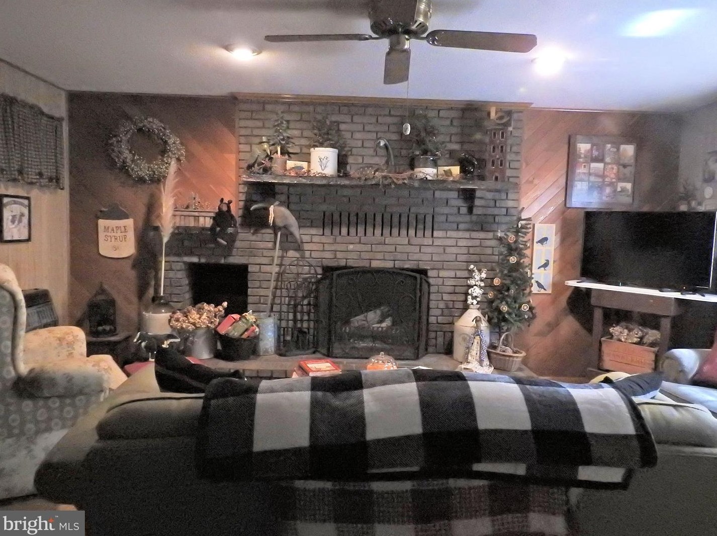 136 Riv Dr Ave, Pennsville NJ 08070-2243 exterior