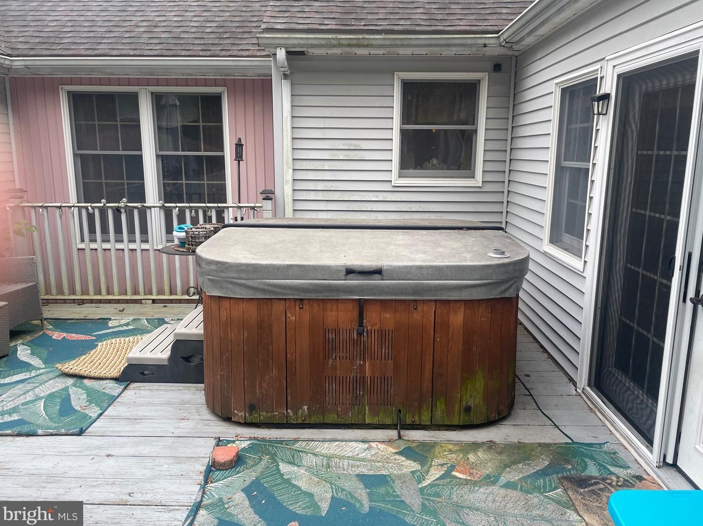 330 Pittsfield St, Pennsville NJ 08070-1924 exterior