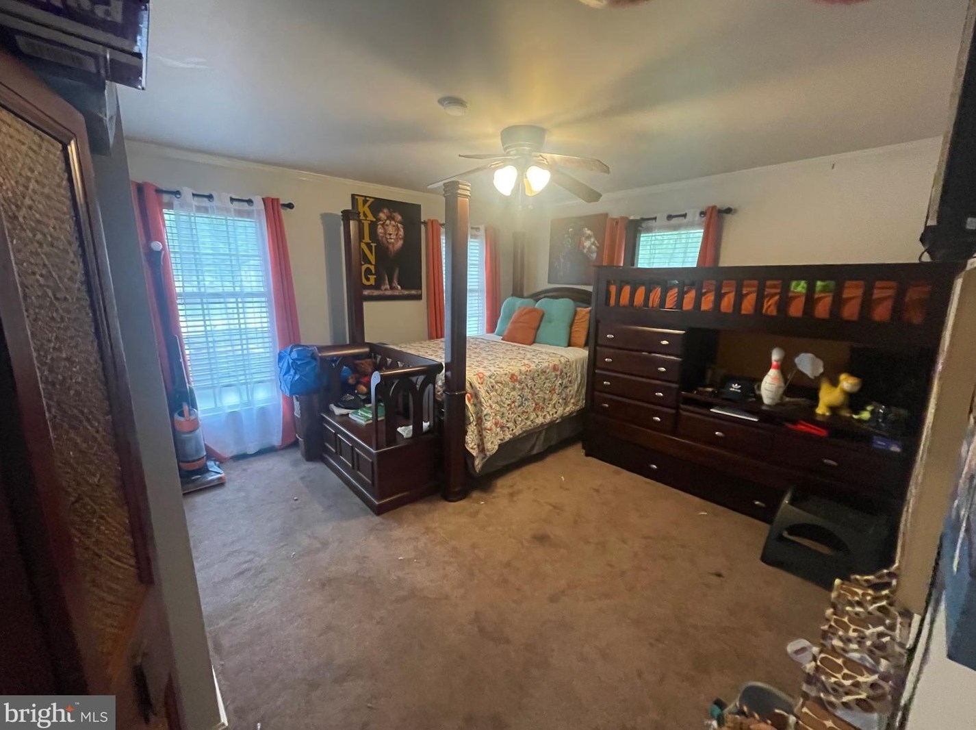 330 Pittsfield St, Pennsville NJ 08070-1924 exterior