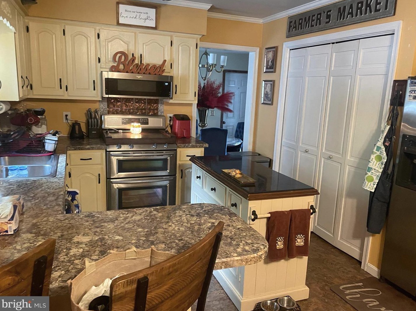 330 Pittsfield St, Pennsville NJ 08070-1924 exterior