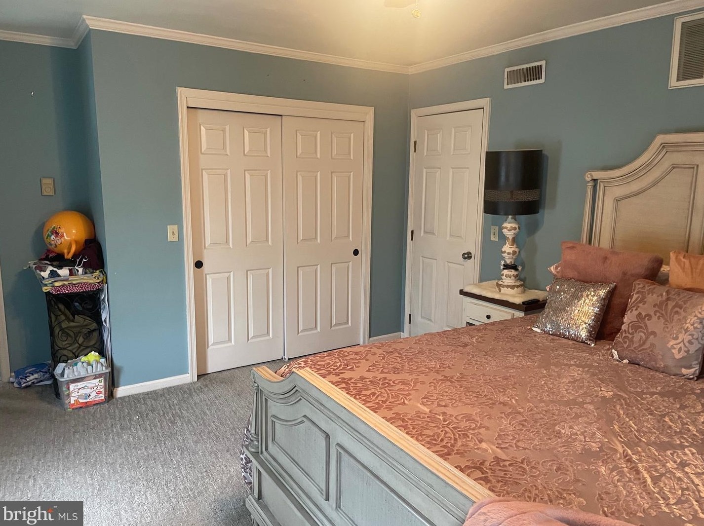 330 Pittsfield St, Pennsville NJ 08070-1924 exterior