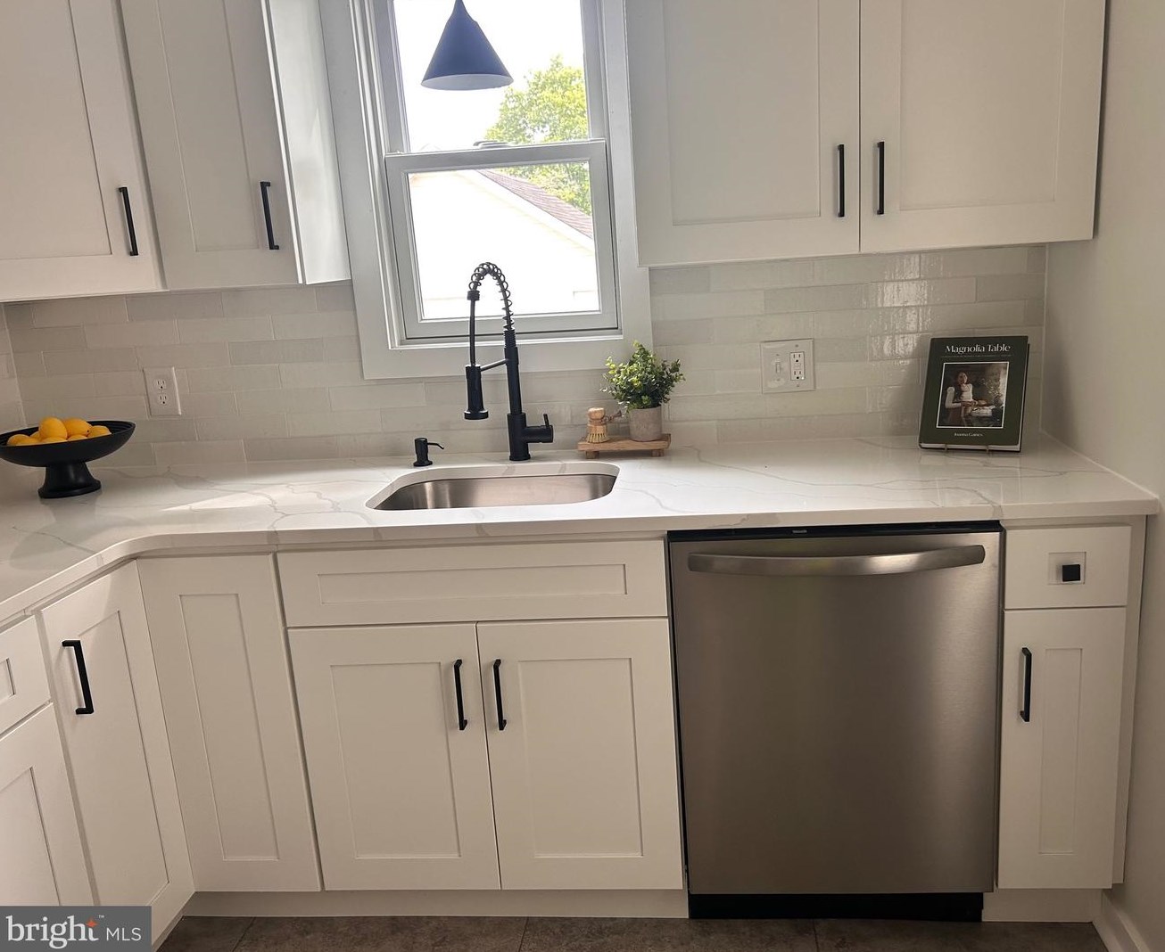 33 Oriental Ave, Pennsville NJ 08070-1634 exterior