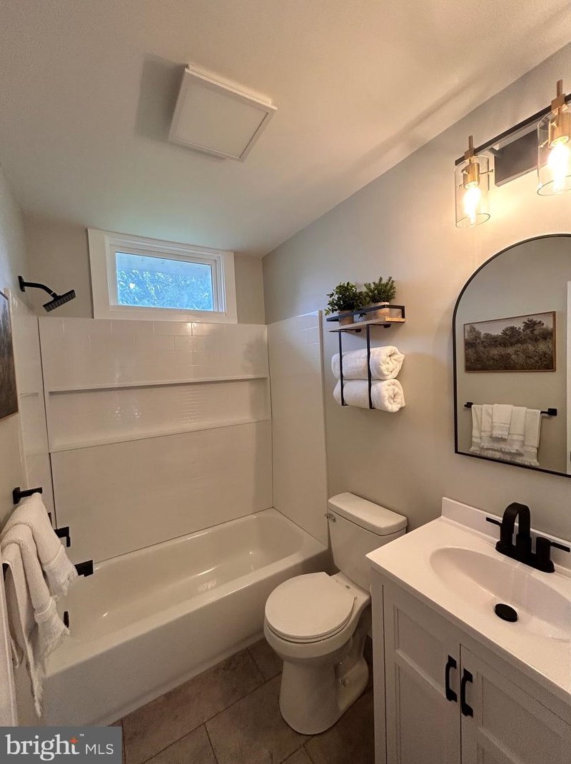 33 Oriental Ave, Pennsville NJ 08070-1634 exterior