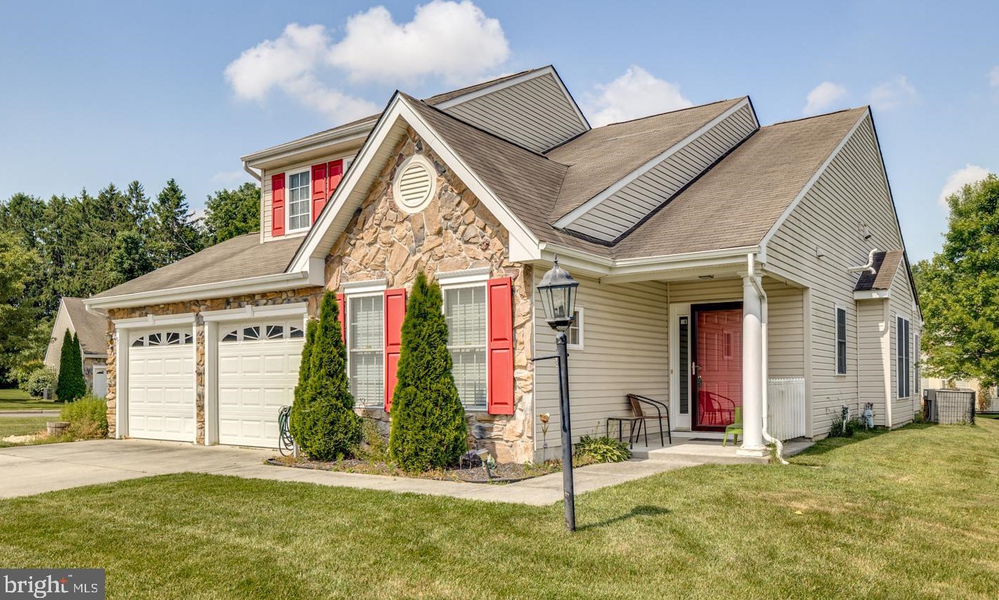 17 Heather Dr, Pilesgrove, NJ 08098
