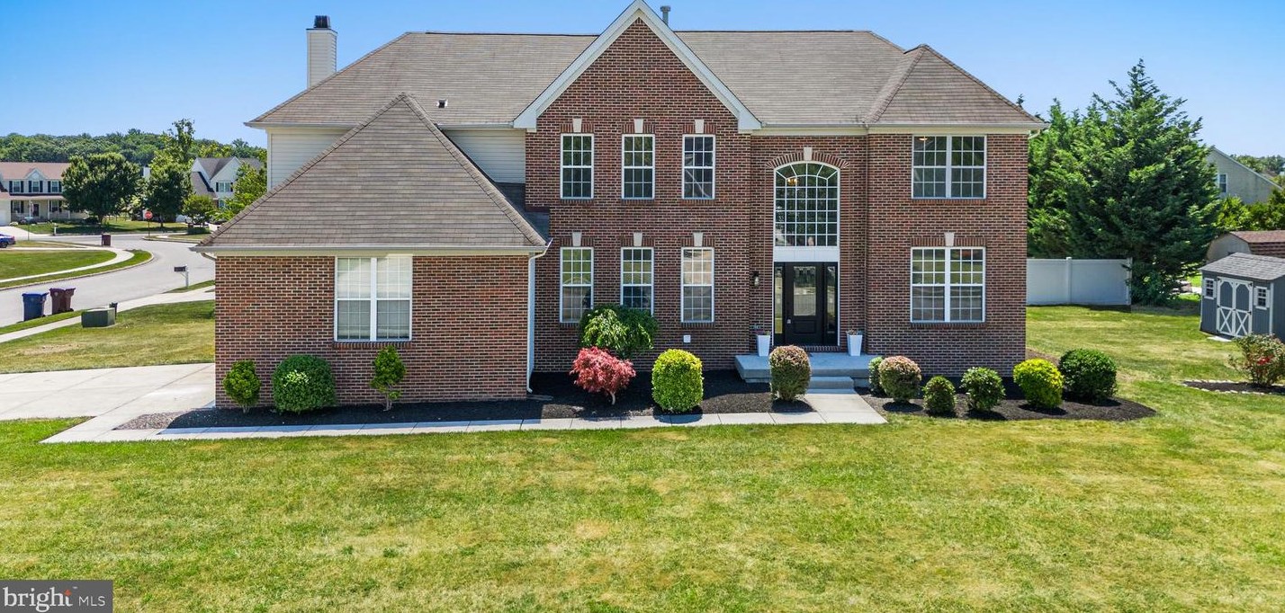 2 Queensberry Ln, Pilesgrove, NJ 08098