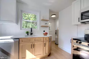 142 N Dolbow Ave, Penns Grove, NJ 08069 - Photo 14