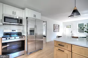 142 N Dolbow Ave, Penns Grove, NJ 08069 - Photo 10