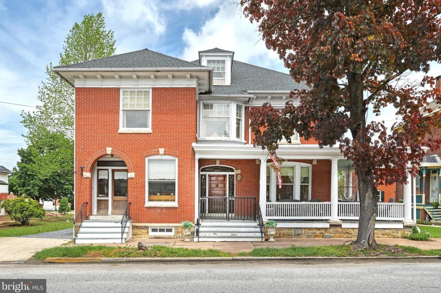 4 Lincoln Way, New Oxford, PA 17350-1209