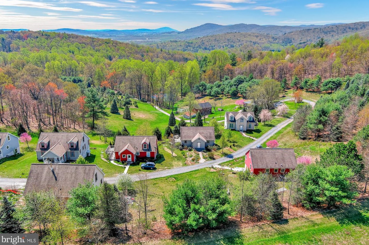1350 Evergreen Way, Orrtanna, PA 17353-9475