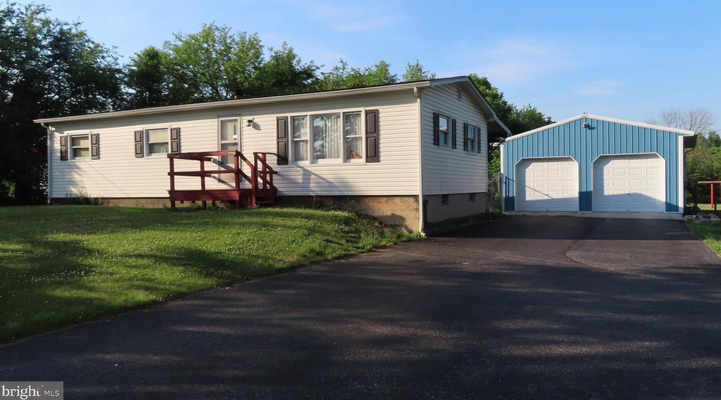 153 Rife Rd, East Berlin, PA 17316-9558