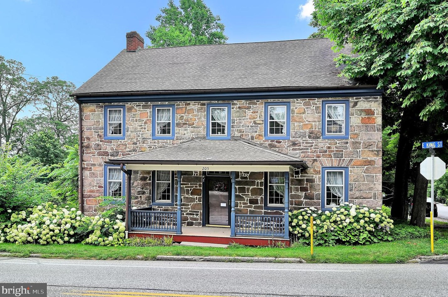 205 E King St, Abbottstown, PA 17301