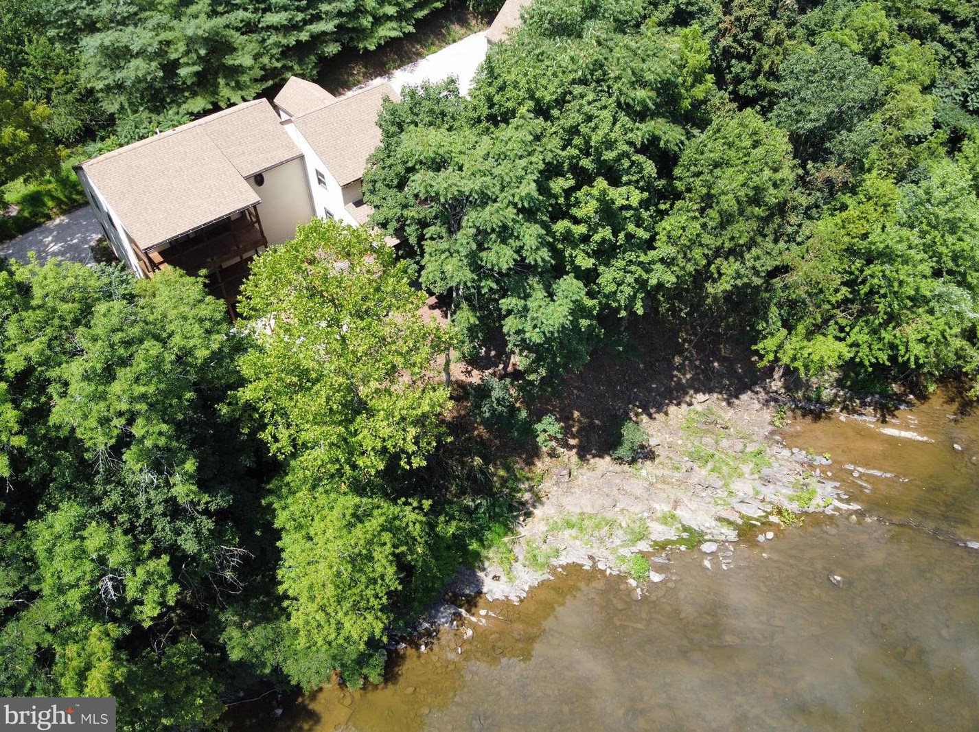 1450 Browns Dam Dr, New Oxford, PA 17350-8711