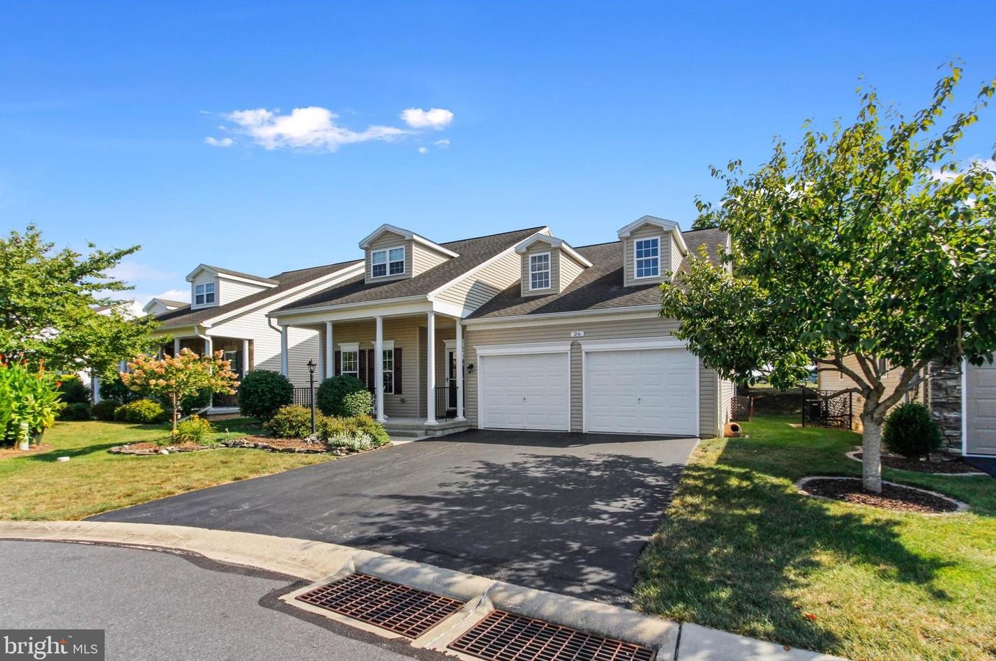 26 Winding Dr, Gettysburg, PA 17325-6943