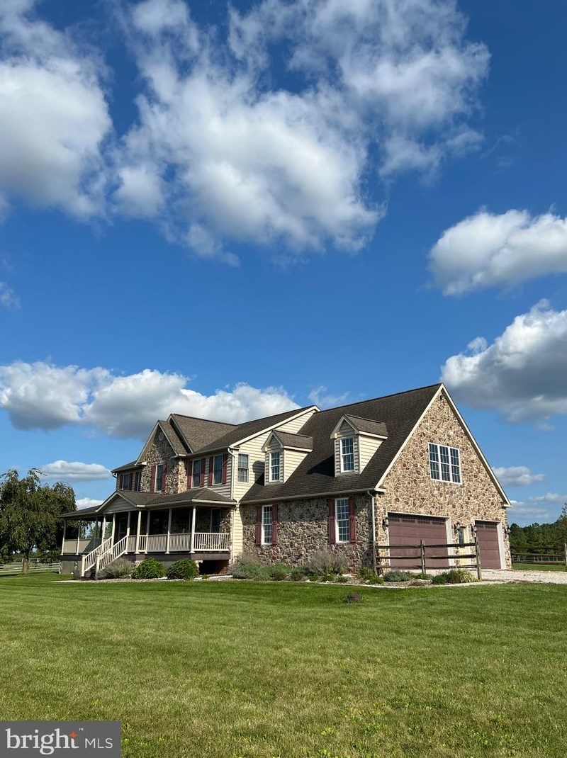 1055 Dicks Dam Rd, New Oxford, PA 17350-9783