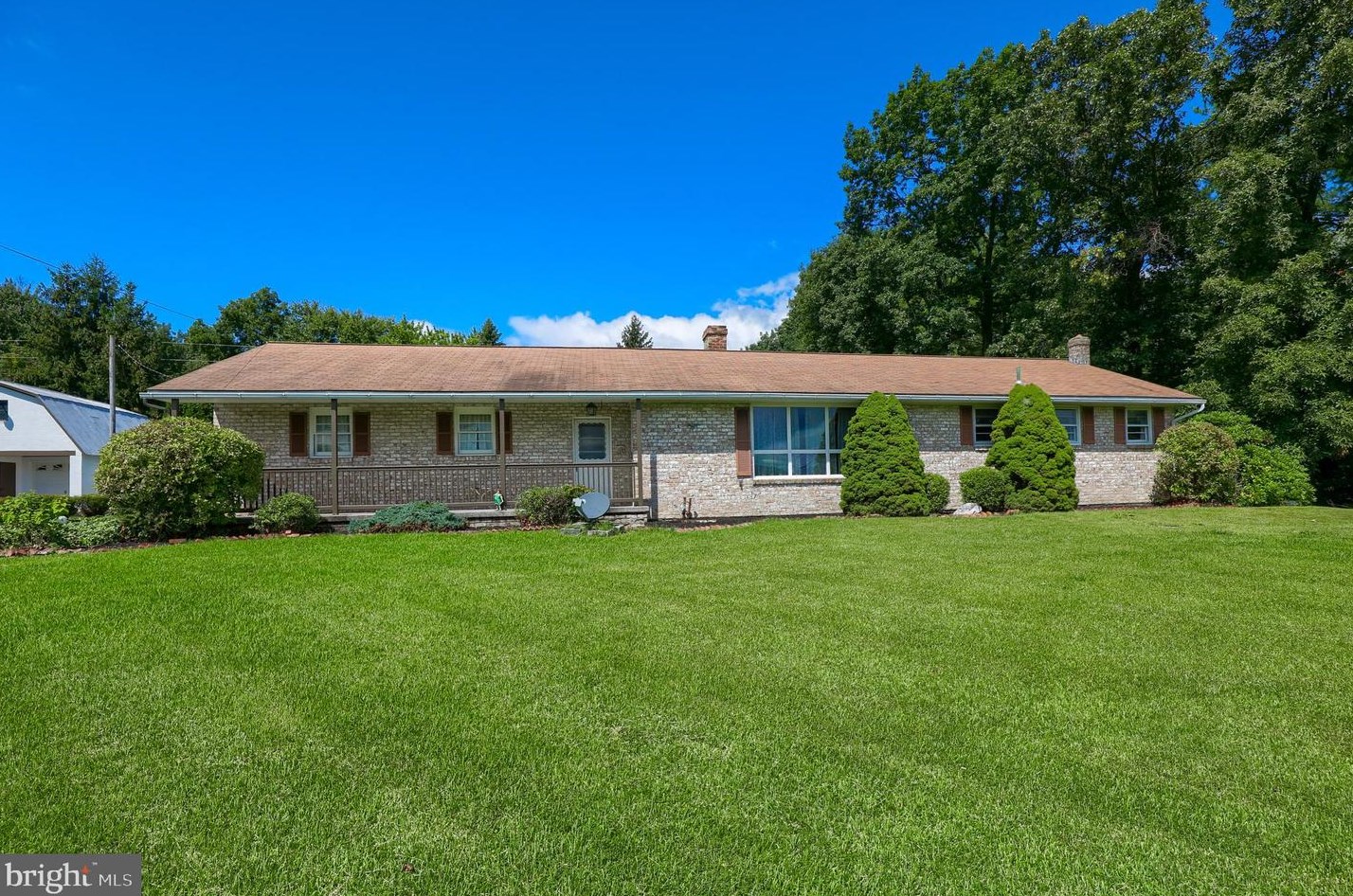 2054 Buchanan Valley Rd, Orrtanna, PA 17353