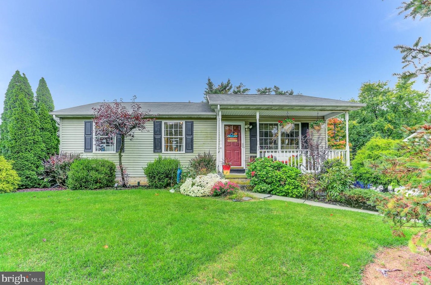 210 Boyer St, Littlestown, PA 17340