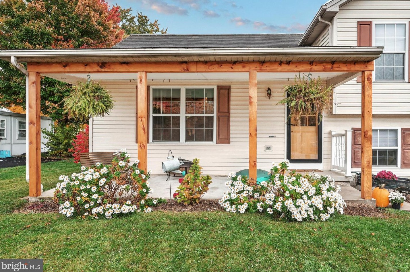 92 Schofield Dr, East Berlin PA  17316-9337 exterior