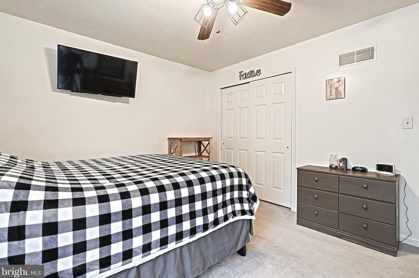 92 Schofield Dr, East Berlin PA  17316-9337 exterior