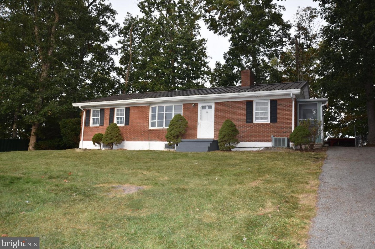 1264 Hunterstown Rd, Gettysburg, PA 17325-7651